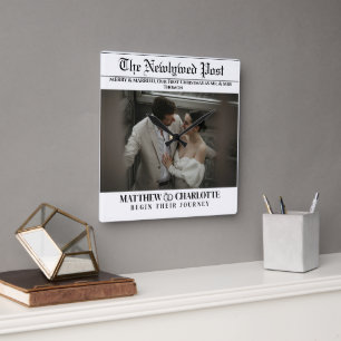 Tidning Glad och gift Foto Fyrkantig Klocka