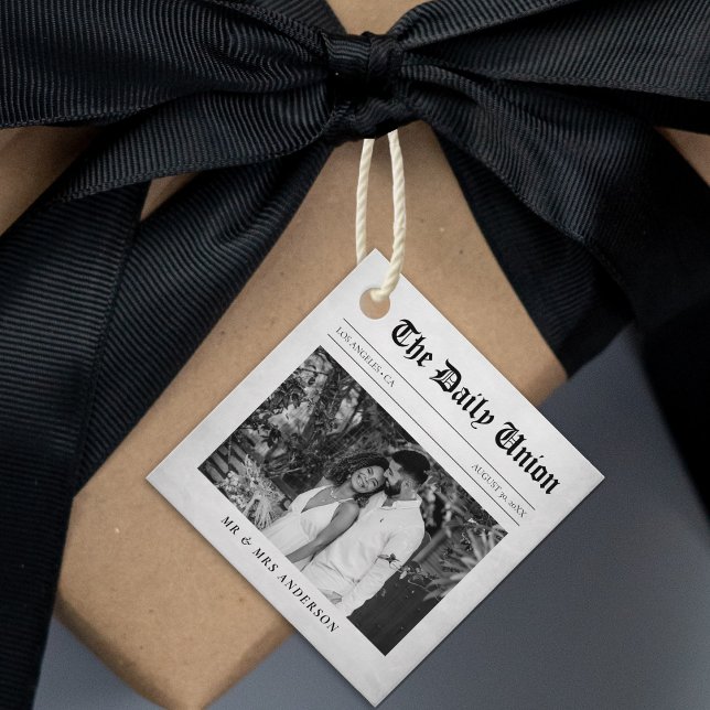Tidningsartikel Bröllop Gåvor Etiketter (Newspaper Article Wedding Favor Tags
)
