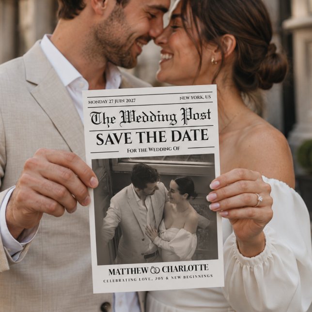 Tidningsinspirerad Bröllopskort Save the Date (vintage newspaper wedding save the date cards black and white unique fun classic retro)