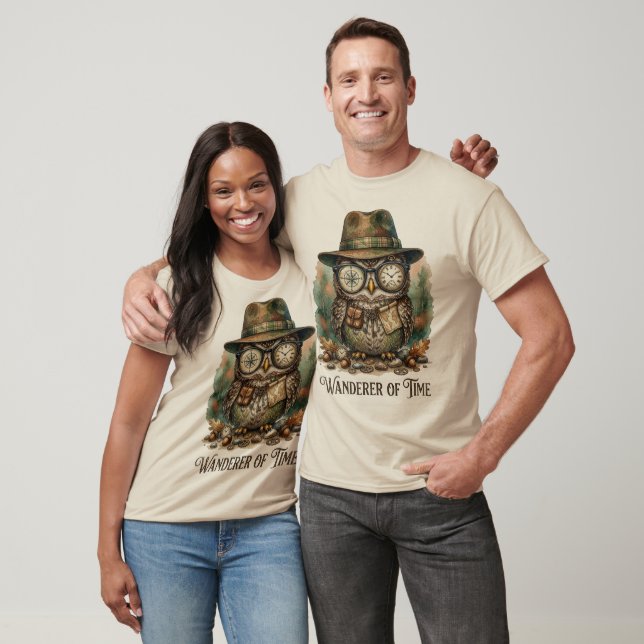 Tidsvandrande – Vintage Utforskande Uggla T Shirt (Unisex)