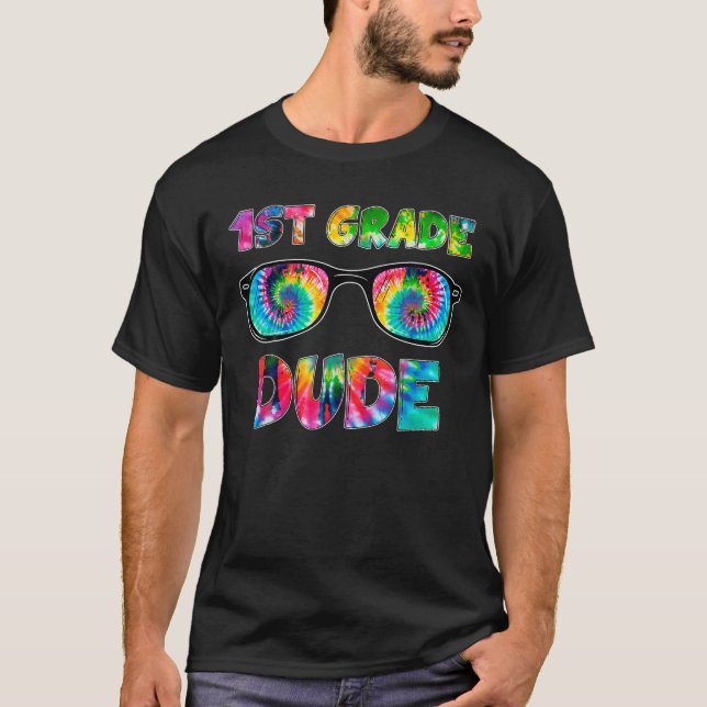 Tie Dye 1st Klass-stunglass Back to school B T Shirt (Framsida)