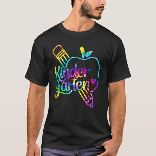 Tie Dye Apple Pencil Kindergarten Back to school F T Shirt (Framsida)