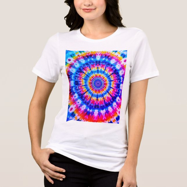 Tie Dye-design på en vit kortärmad t-shirt (Framsida)