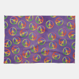 Tie Dye-Fredstecken på Lila Kökshandduk