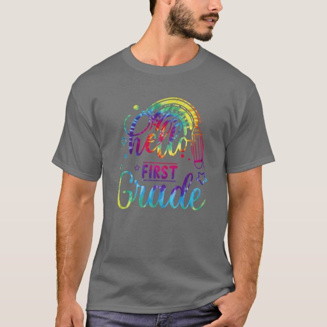 Tie Dye Hej First Klass Lacher Student tillbaka ti T Shirt (Framsida)
