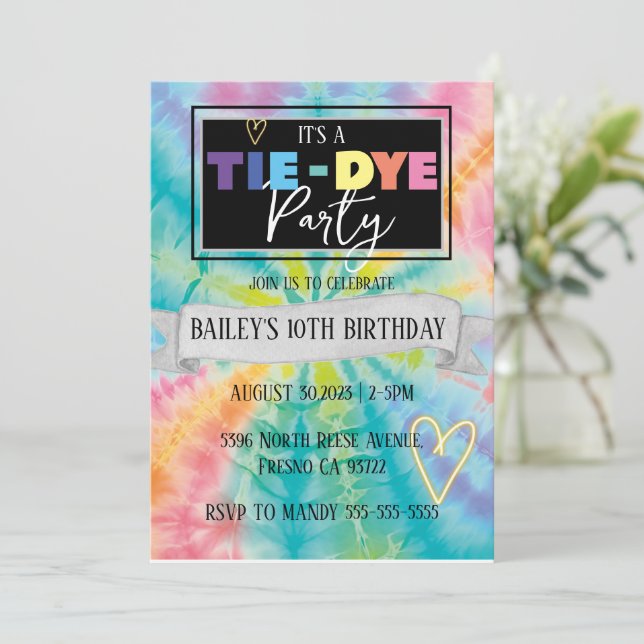 Tie Dye Party Hippie Rainbow Birthday Investigatio Inbjudningar (Stående Fram)