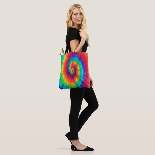tie dye tygkasse (På modell)