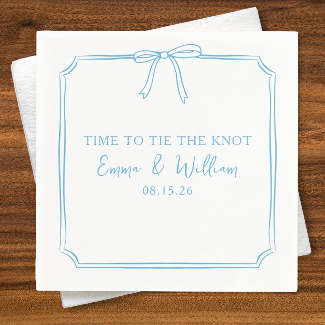 "Tie the Knot" Bow Classic Light Blue Chic Bröllop Pappersservett (Minimalist 'Time to Tie the Knot' wedding napkins featuring a delicate bow and custom text in blue.)
