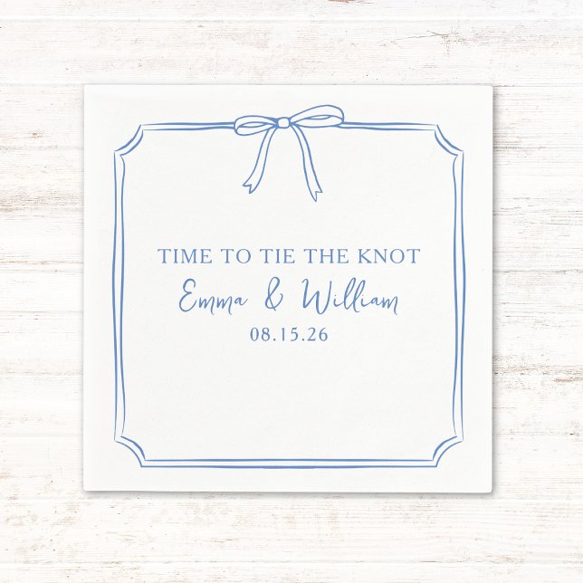 "Tie the Knot" Elegant Bow Dusty Blue Bröllop Pappersservett (Dusty blue napkins with a chic trendy bow—perfect for your "Tie the Knot" moment. Personalize now!)