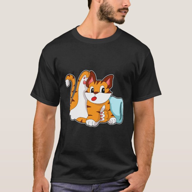 Tiger cat with Pillow T Shirt (Framsida)