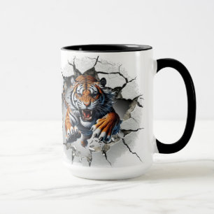 Tiger kommer ut ur en sprucken vägg mugg
