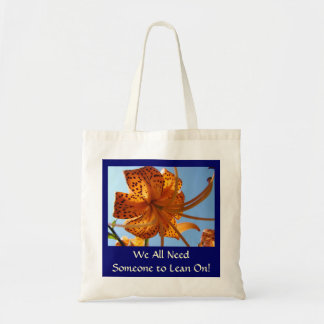 Tiger Lily Flower Tote Bag Vi Behöver Alla Någon Tygkasse