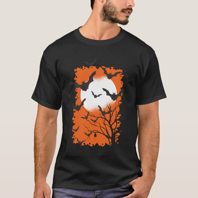 Tiger med triangel-symbol som pekar nedåt. t shirt (Framsida)
