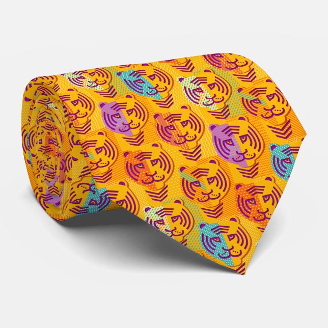 Tiger mönster på mörkens gult - bakgrund slips (Rullad)