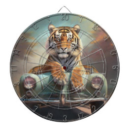 Tiger sittande på en sportbil darttavla