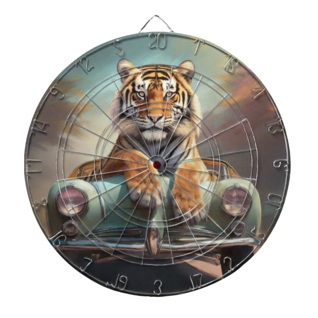 Tiger sittande på en sportbil  darttavla (Framsidan)