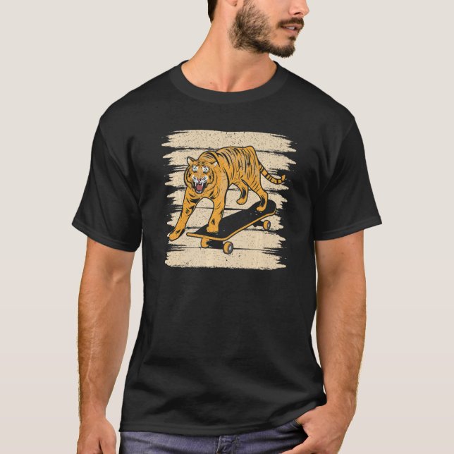 Tiger Skateboard Wildlife Animal Zoo Zookeeper   T Shirt (Framsida)