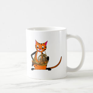 Tiger som leker valthornet kaffemugg