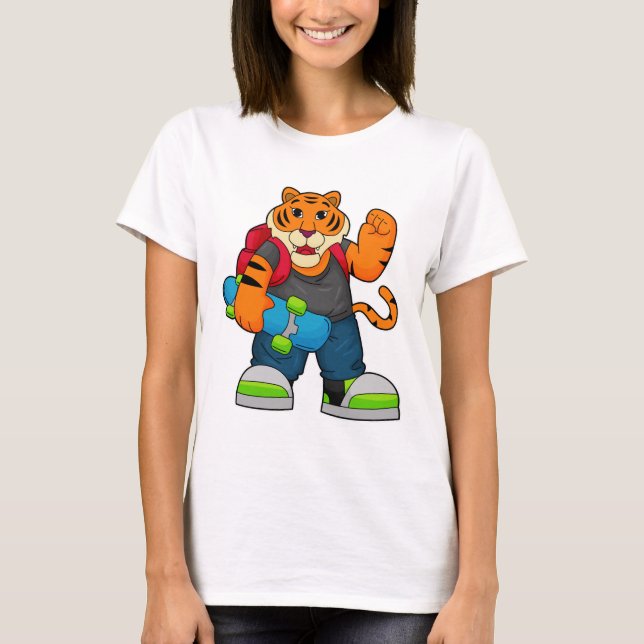 Tiger som Skater med Skateboard T Shirt (Framsida)