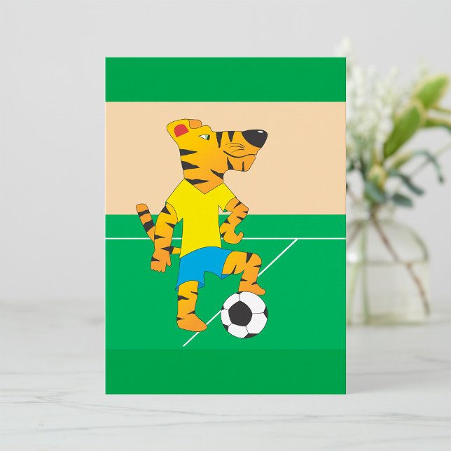 Tiger som spelar fotboll inbjudningar (Skapare uppladdad)