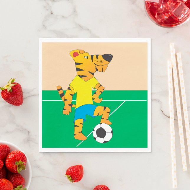 Tiger som spelar fotboll pappersservett (Skapare uppladdad)