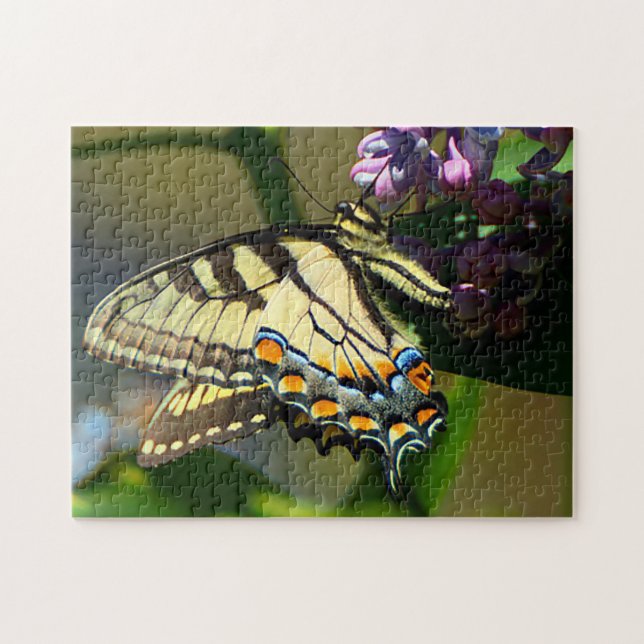 Tiger Swallowtail Butterfly på Lilac Puzzle Pussel (Horisontell)