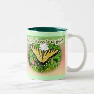 Tiger Swallowtail Butterfly Varje dag är ett gift Två-Tonad Mugg