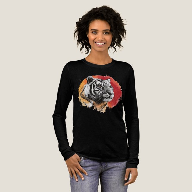 Tiger symbol of courage. t shirt (Hel framsida)