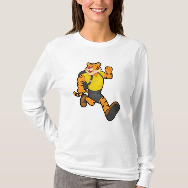 Tiger vid körning med ryggsäck t shirt (Framsida)