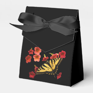 TigerSwallowtail fjäril på röda blommor Presentaskar