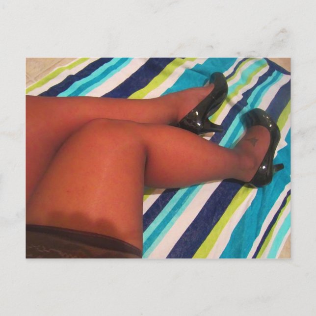 Tighöjder på nylon i Shiny Pumps Shoes Vykort (Framsida)