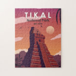 Tikal National Park Guatemala Vintage Pussel<br><div class="desc">Teckningsvektorteckningens design. Tikal är en gammal Mayancitadel i regnskogarna i norra Guatemala.</div>