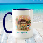 Tiki Beach Santa Mele Kalikimaka jul Mugg<br><div class="desc">Den tropiska jultomten mugg har en semester på Tiki pub på stranden vid solnedgången med handflatan träd, helgdag ljus och Hawaiian Aloha och Mele Kalikimaka hälsning. Tropiska cocktails, ananas, hibiscus och handflatan löv, en ytskiva och en papegoja i en pirat som dekorerar pub. Det nedre hälsning kan vara personlig. Art...</div>