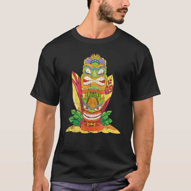 Tiki Mask Hawaiian Statue Surfboard Polynesian Lua T Shirt (Framsida)