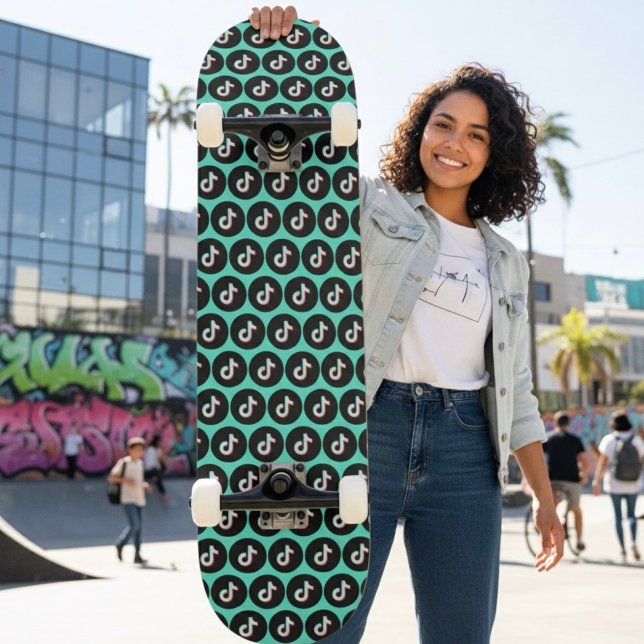 TikTok Skateboard (Skapare uppladdad)