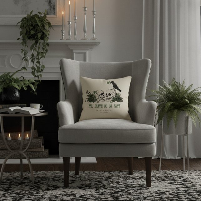 Til Döden Gothisk St Patricks Day Blommig Dödskall Kudde (Gothic Irish 'Til Death Do Us Part White Pillow. Goth Illustration of 2 Skulls, Green Roses & Raven)