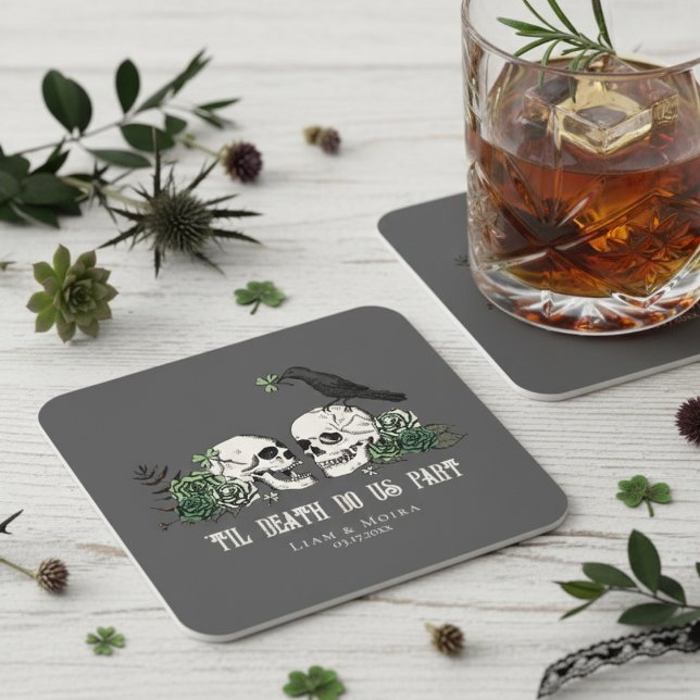 Til Döden Grå Goth St Patricks Dag Blommig Dödskal Underlägg Papper Kvadrat (Dark Gray Floral Irish Skull 'Til Death Do Us Part Wedding Coasters. Skulls, Roses, Shamrock & Raven)