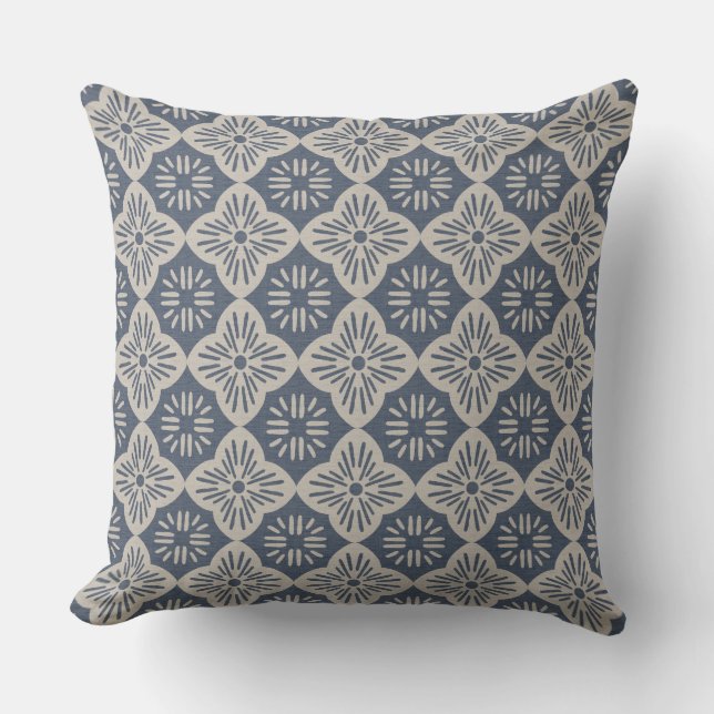 Tile casablanca graphic in denim and taupe pattern kudde (Framsida)