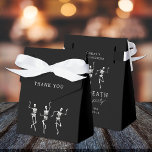 Till Döden Do US Party Bachelorette Helg Presentaskar<br><div class="desc">Den här enkla inbjudan till chicen,  men med toppen,  innehåller danande skelett och ett uppslagstema.</div>