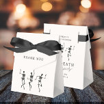 Till Döden Do US Party Bachelorette Helg Presentaskar<br><div class="desc">Den här enkla inbjudan till chicen,  men med toppen,  innehåller danande skelett och ett uppslagstema.</div>