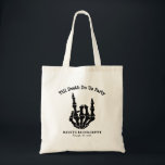 Till döden för oss Party Bachelorette Party Tygkasse<br><div class="desc">Fira den blivande bruden i edgy stil med Till Döden Do Us Party Bachelorette Party Tote Bag. Den här texten är gjord av ett tåligt väv och har en gotisk-inspirerad design med ett fet "Till Död Do Us Party"-meddelande. Det är perfekt för att transportera party-essentialer, gåvor eller snyggt för firande....</div>