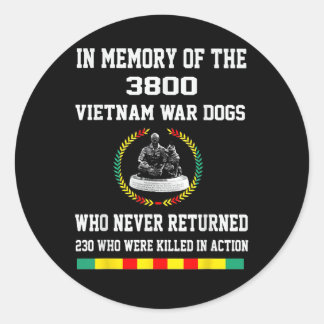 Till minne av de 3800 Vietnam Krig Hundar Runt Klistermärke