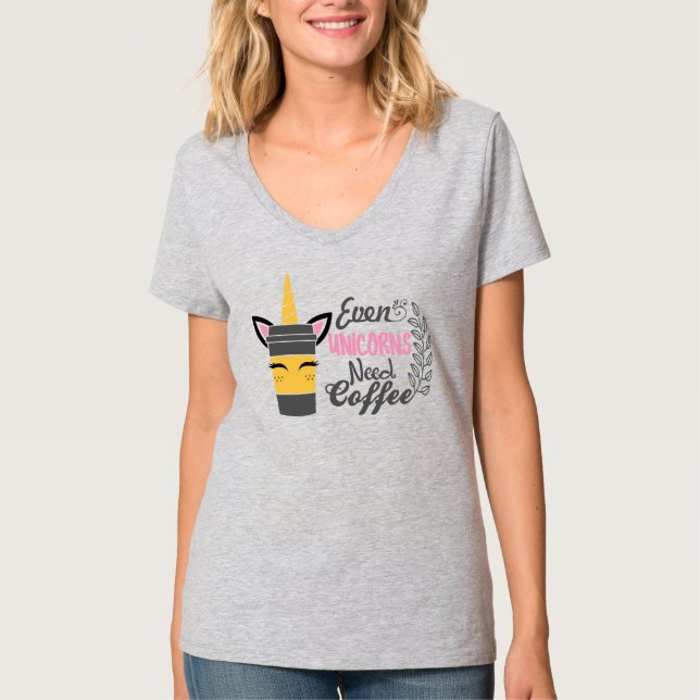 Till och med Unicorns behöver kaffe Party T Shirt (Framsida)