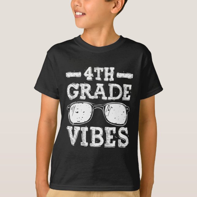 Till skola 4:e Klass Vibes T Shirt (Framsida)