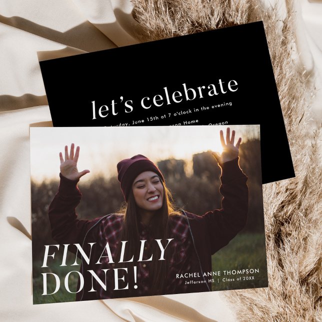 Till slut klar | Foto-Studentfest Inbjudningar (Skapare uppladdad)