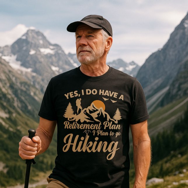 Till Vilden: Dölja livstidsförsäkring T Shirt ("Adventure doesn’t retire 🏔️ #KeepHiking")