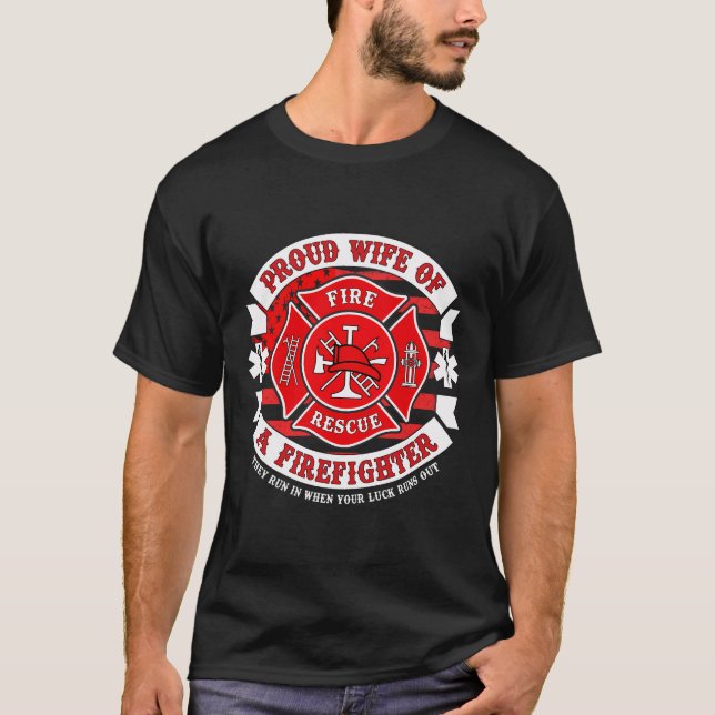 Tillbaka Skriv ut Firefighter Proud Makfe Fireman  T Shirt (Framsida)