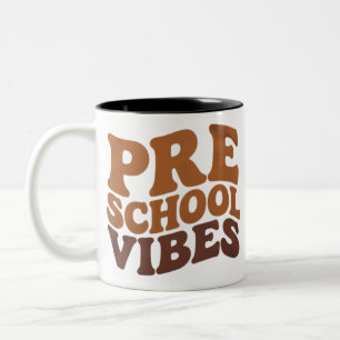Tillbaka till skolan Första dagen för Pre-K Groovy Två-Tonad Mugg