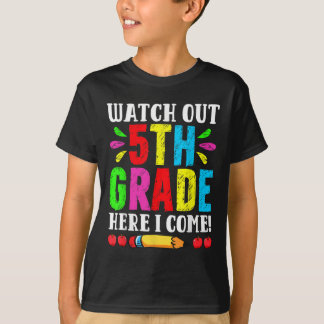 Tillbaka till skolan Se upp 5:e klass Här kommer j T Shirt