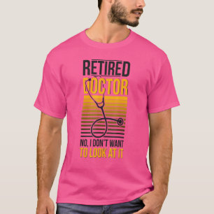 Tillbakadragna Doktor titta på det medicinska mots T Shirt